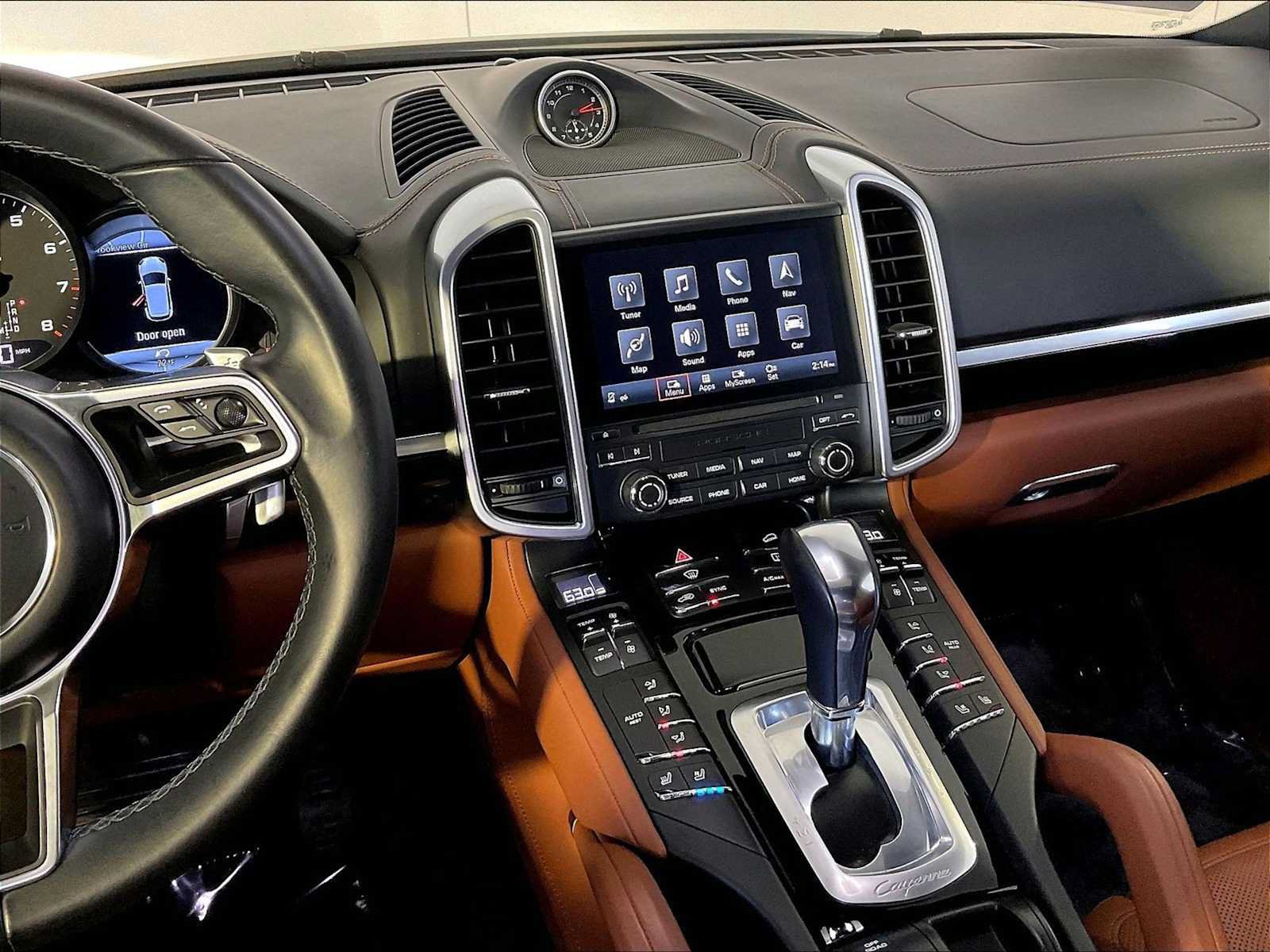 Used 2017 Porsche Cayenne Platinum Edition AWD/4WD image 16