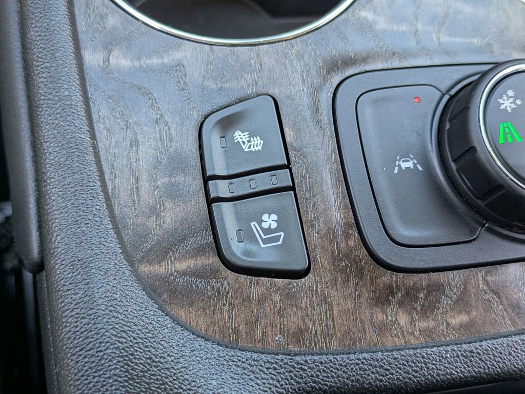 Used 2023 GMC Acadia Denali w/ Denali Ultimate Package image 28