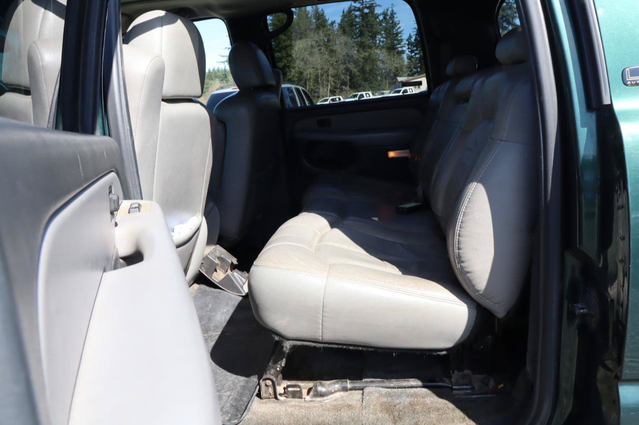 Used 2001 Chevrolet Suburban 2500 LT w/ LT Preferred Equipment Group AWD/4WD image 9