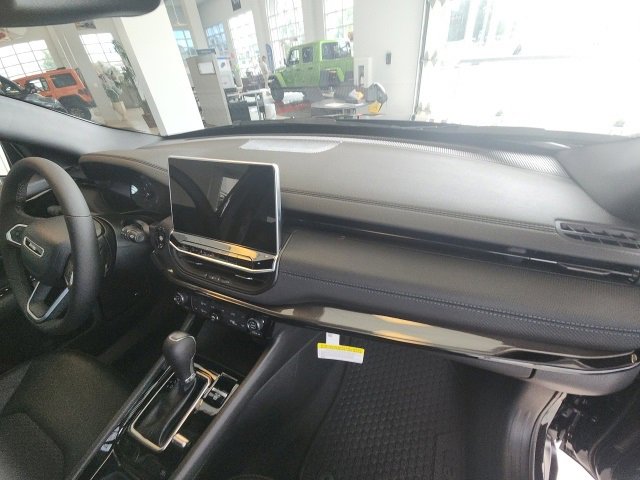 New 2026 Jeep Compass Latitude image 20