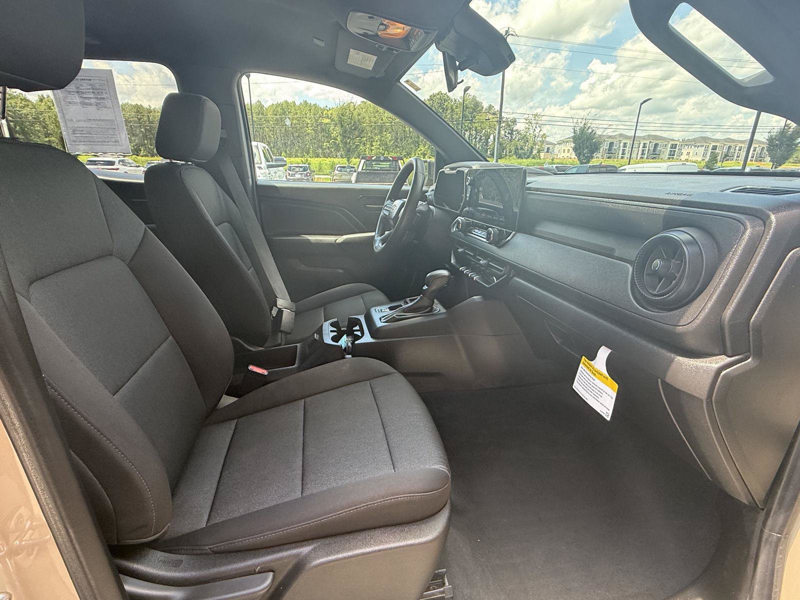 Used 2024 Chevrolet Colorado W/T RWD image 21