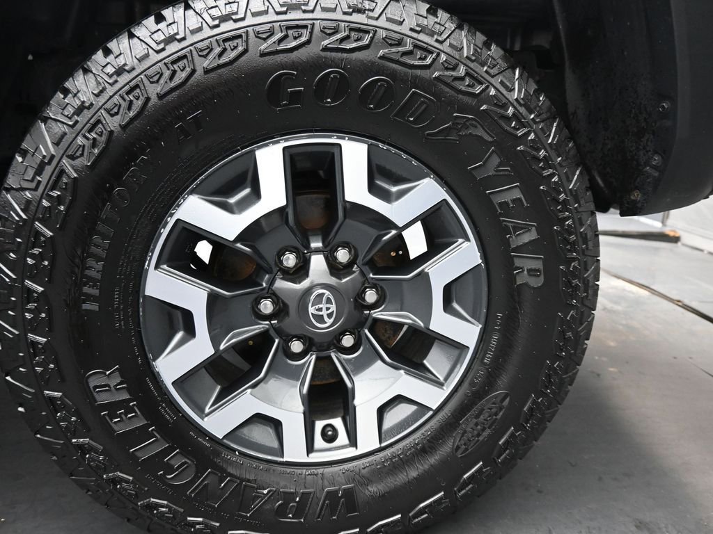 Used 2023 Toyota Tacoma TRD Off-Road image 15