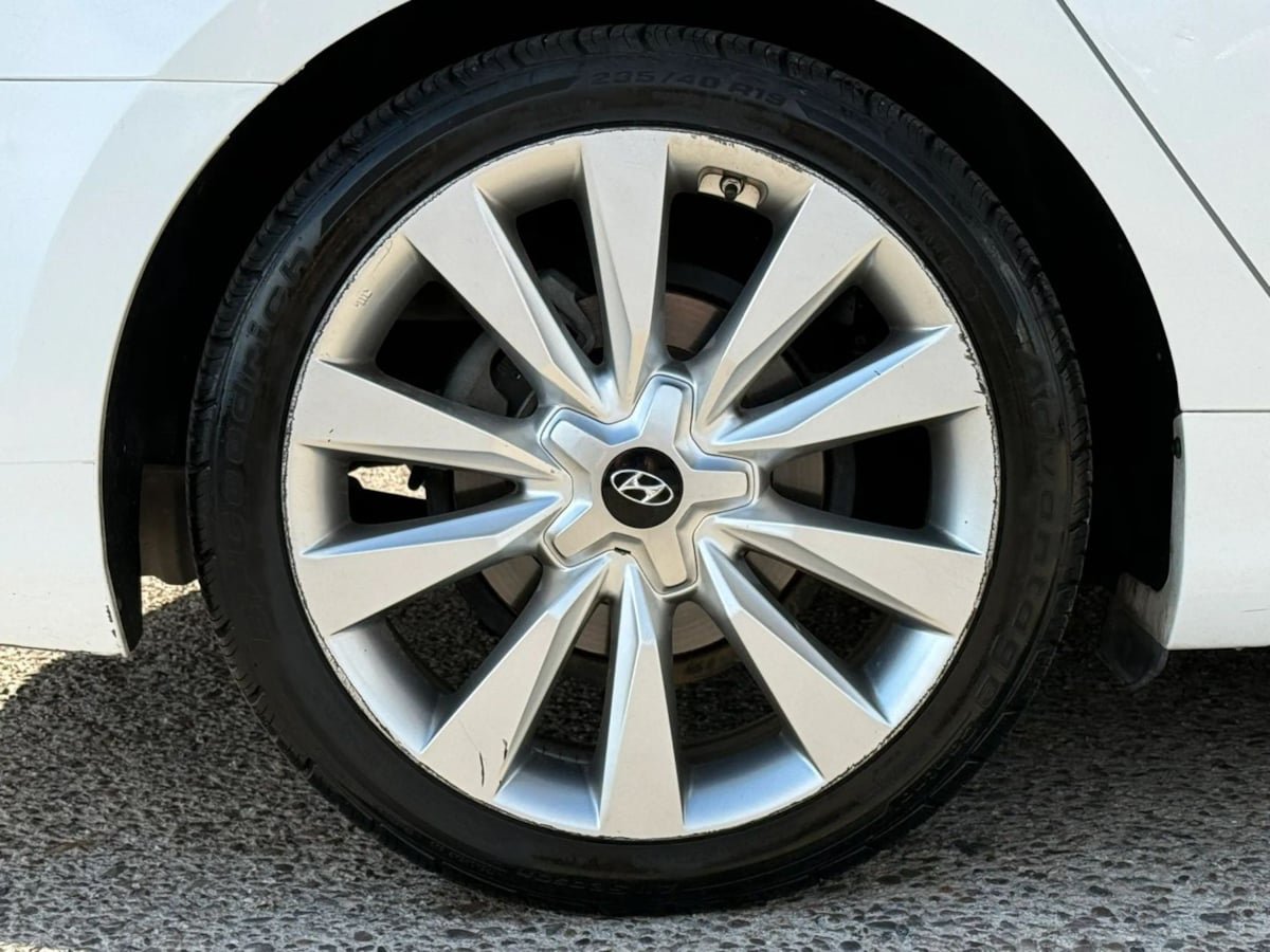 Used 2016 Hyundai Azera Limited FWD image 24