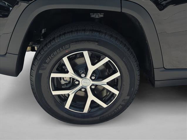 Used 2025 Jeep Grand Cherokee Limited RWD image 22