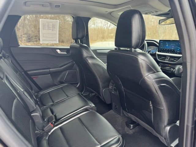 Used 2024 Ford Escape Platinum image 16