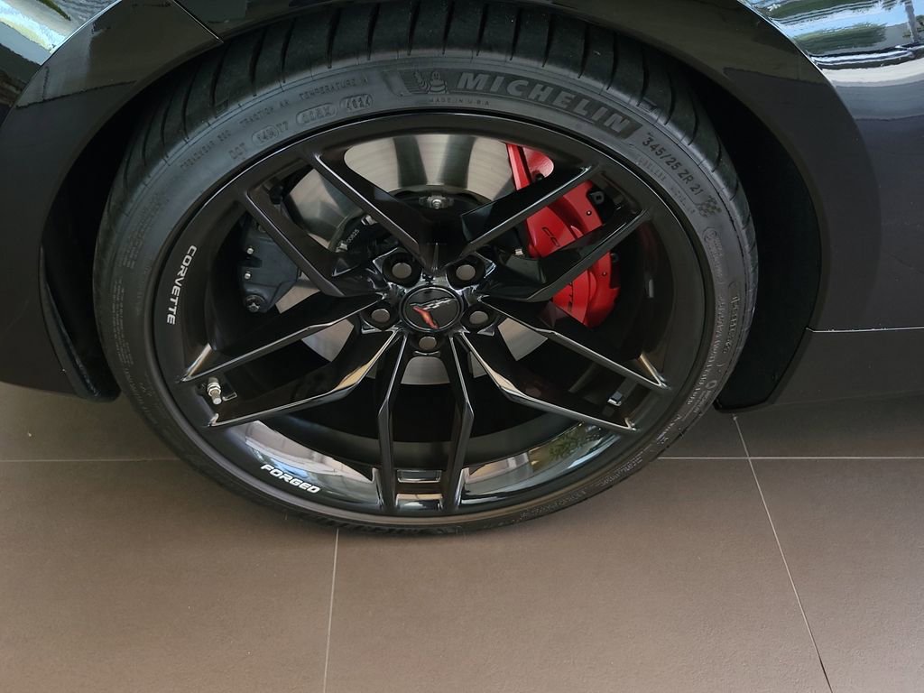 Used 2025 Chevrolet Corvette Z06 RWD image 24