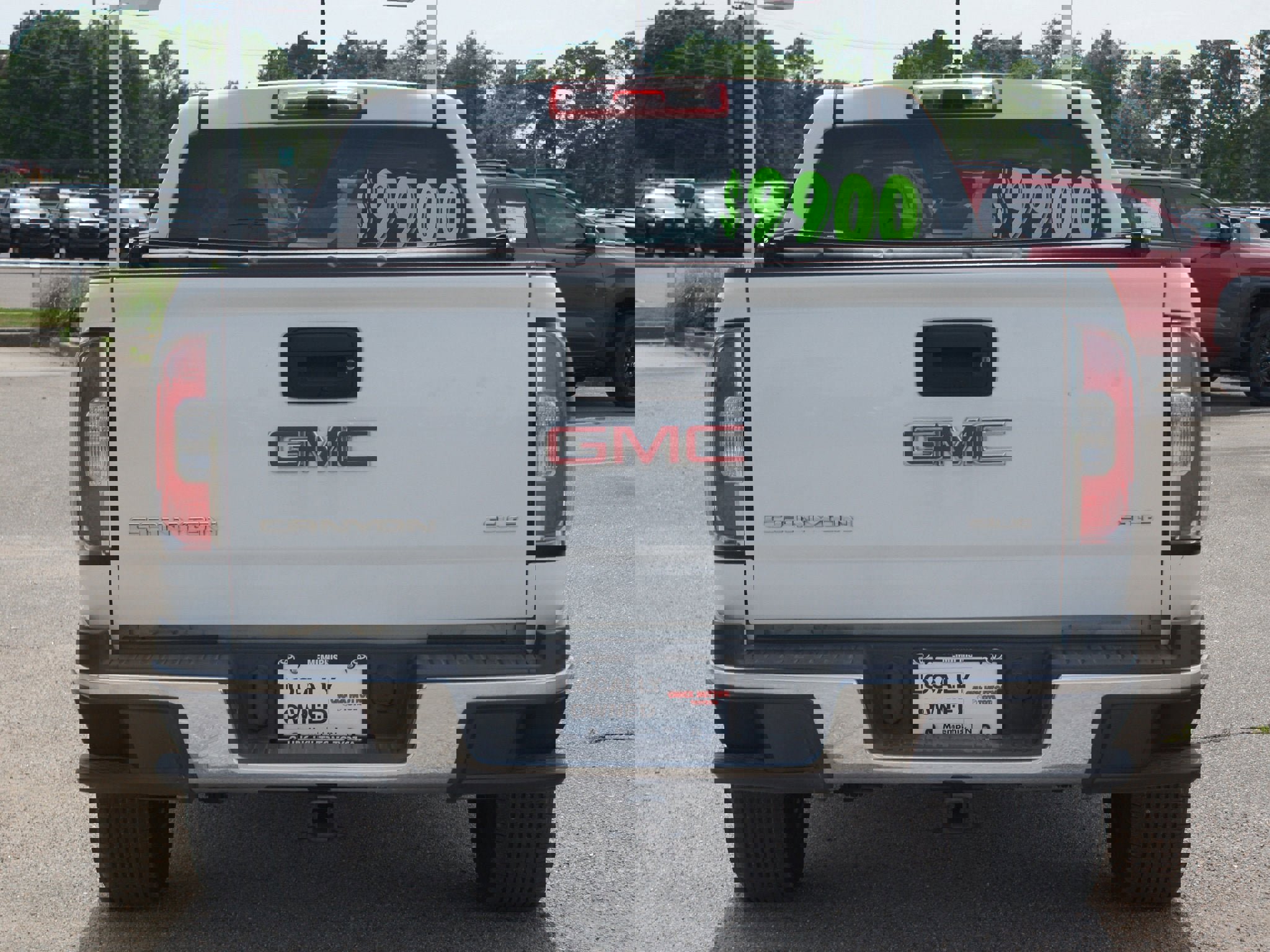 Used 2016 GMC Canyon SLE image 3