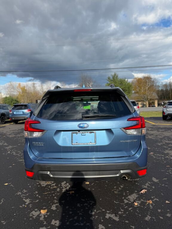 Certified 2023 Subaru Forester Premium image 4
