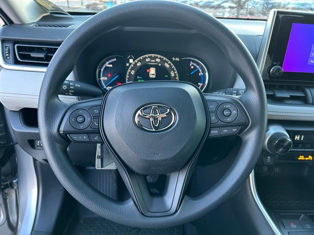 Used 2025 Toyota RAV4 XLE image 23