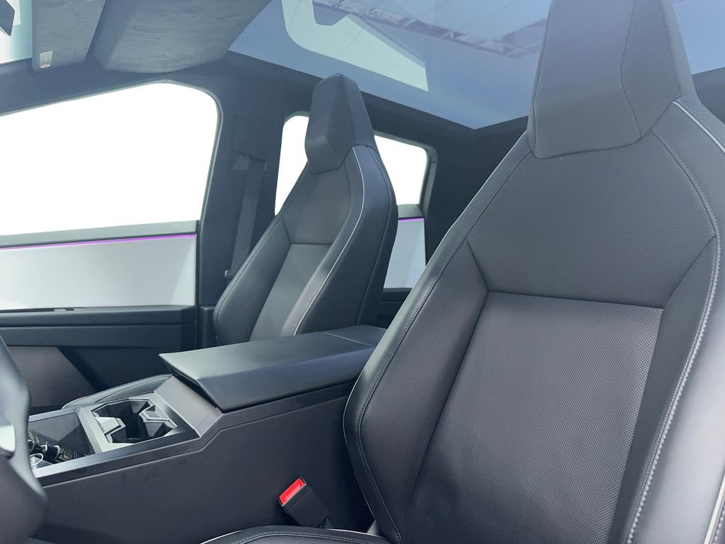Used 2024 Tesla Cybertruck AWD Crew Cab image 19