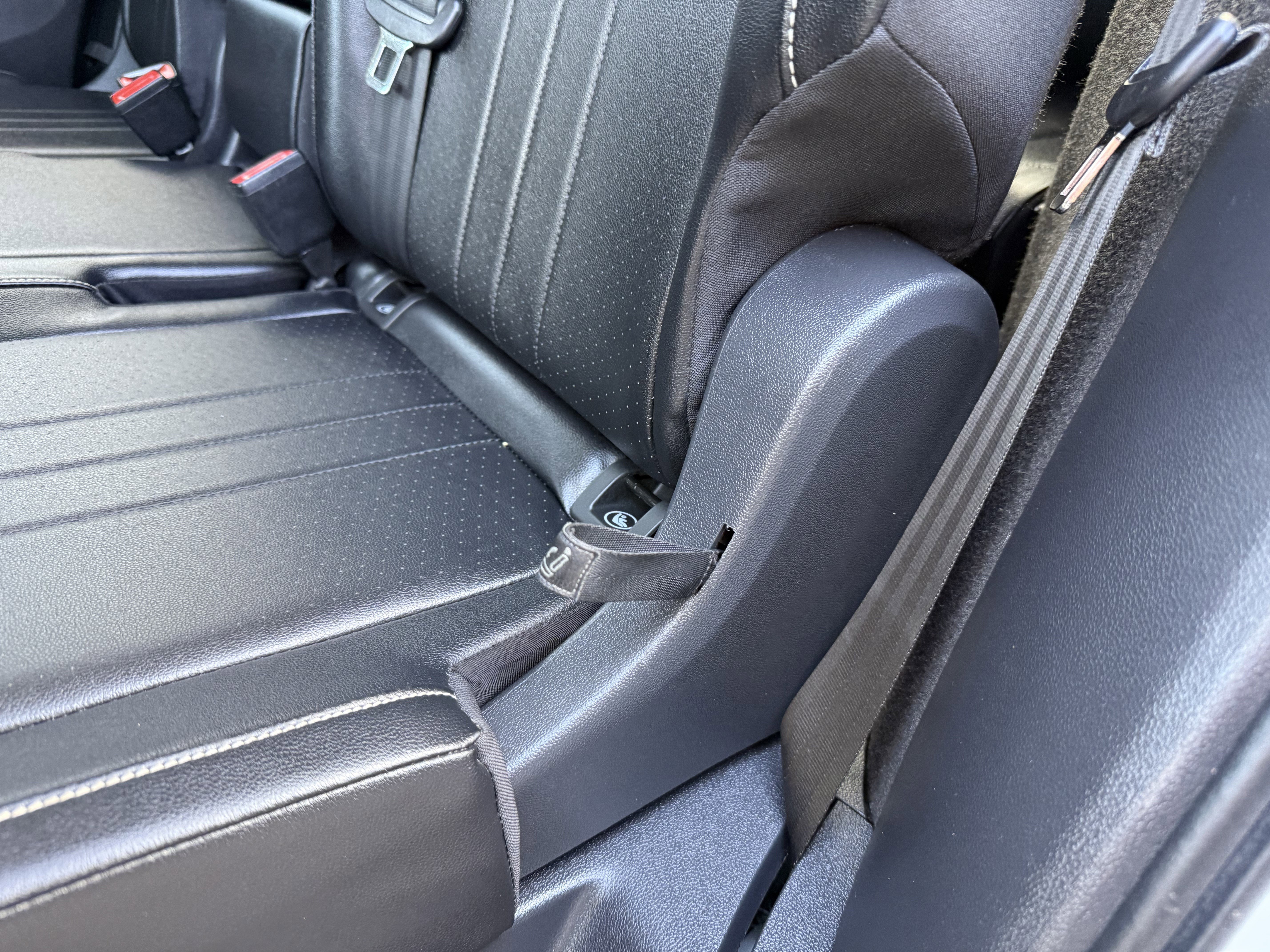 Used 2022 Volkswagen Tiguan SE FWD image 17
