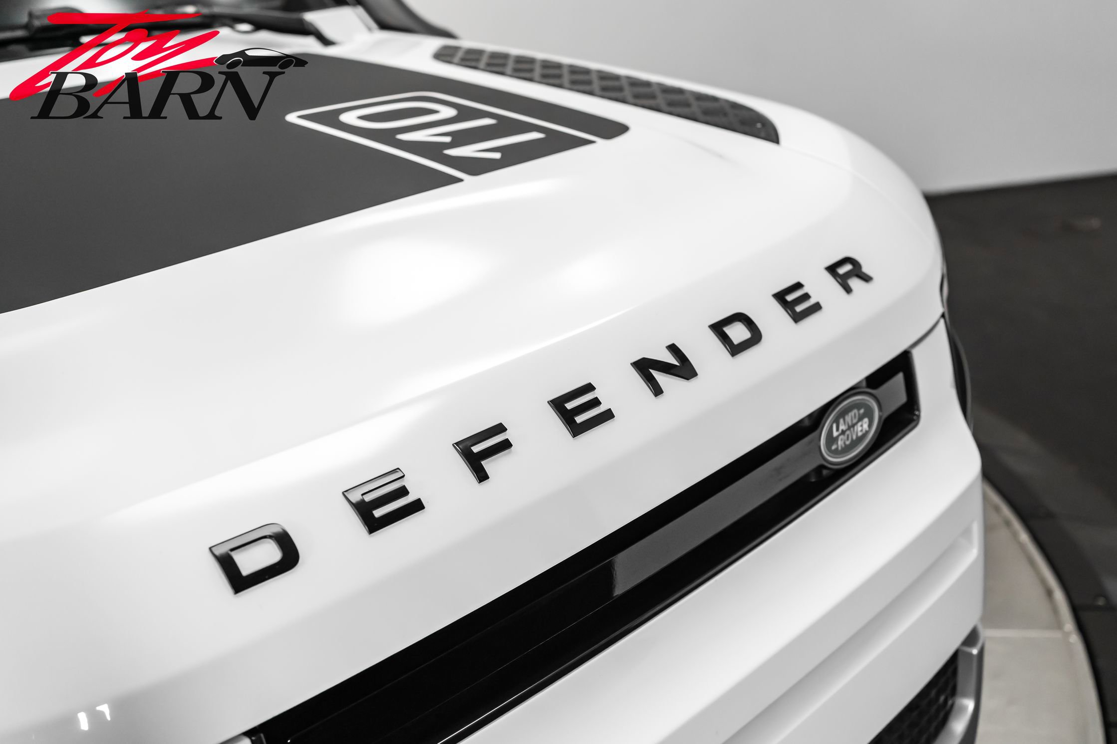 Used 2024 Land Rover Defender 110 S AWD/4WD image 9