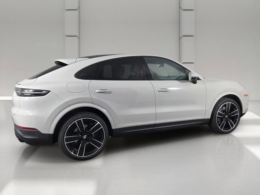Used 2023 Porsche Cayenne Platinum Edition AWD/4WD image 5