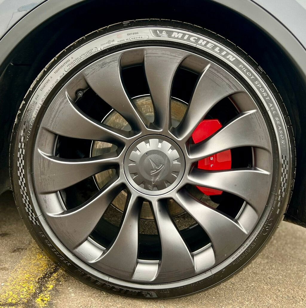 Used 2023 Tesla Model Y Performance image 26