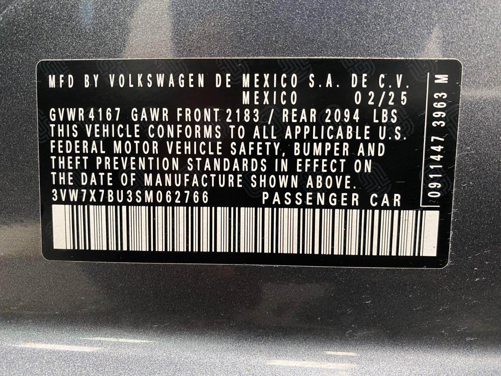 Certified 2025 Volkswagen Jetta SE FWD image 30