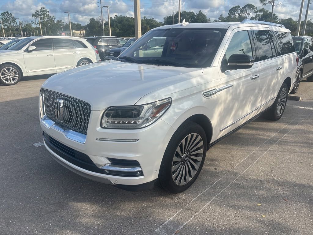 Used 2019 Lincoln Navigator L Reserve AWD/4WD image 2