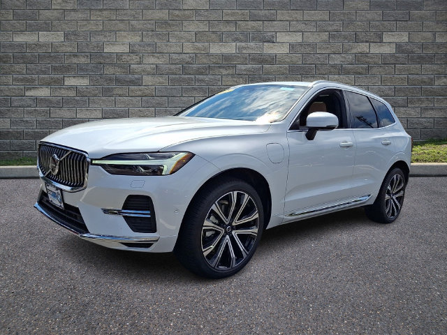 Used 2023 Volvo XC60 T8 Ultimate AWD/4WD image 3