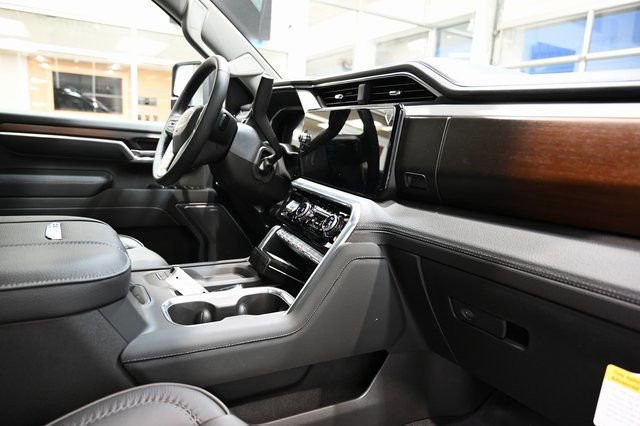 New 2026 GMC Sierra 2500 Denali w/ Denali Reserve Package image 16