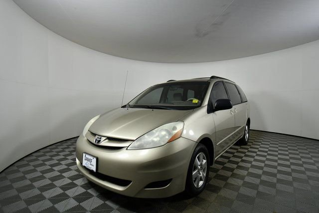 Used 2008 Toyota Sienna Sienna Passenger Van image 7