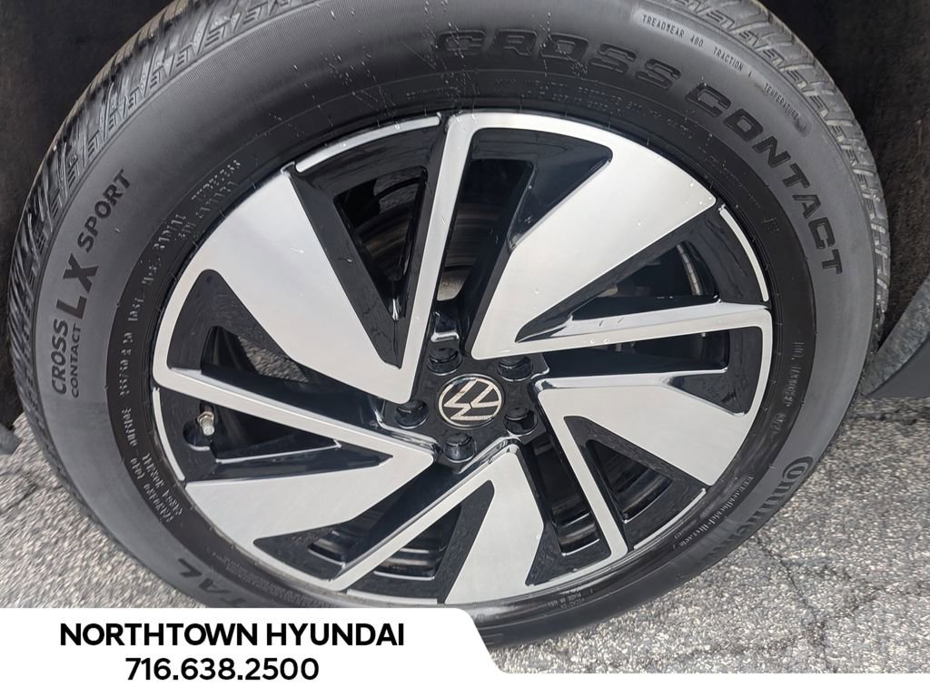 Used 2025 Volkswagen Atlas SE image 42