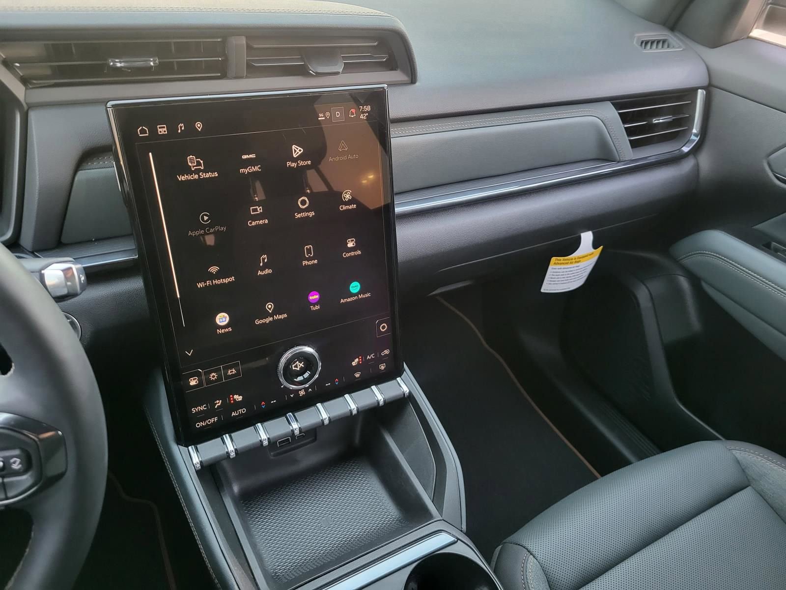 New 2026 GMC Terrain AT4 w/ Technology Package II AWD/4WD image 8