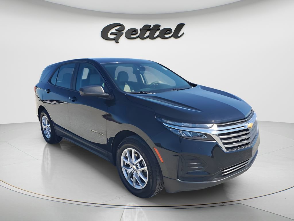 Used 2023 Chevrolet Equinox LS image 3