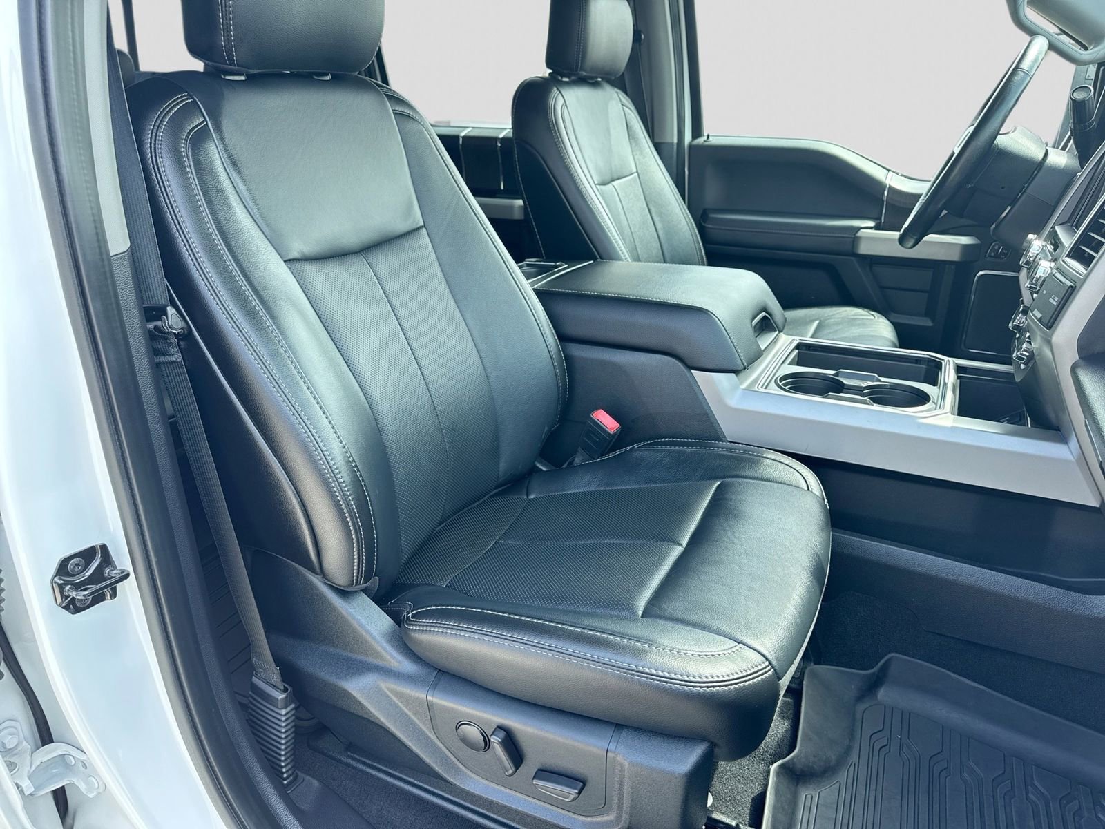 Used 2020 Ford F250 Lariat AWD/4WD image 23