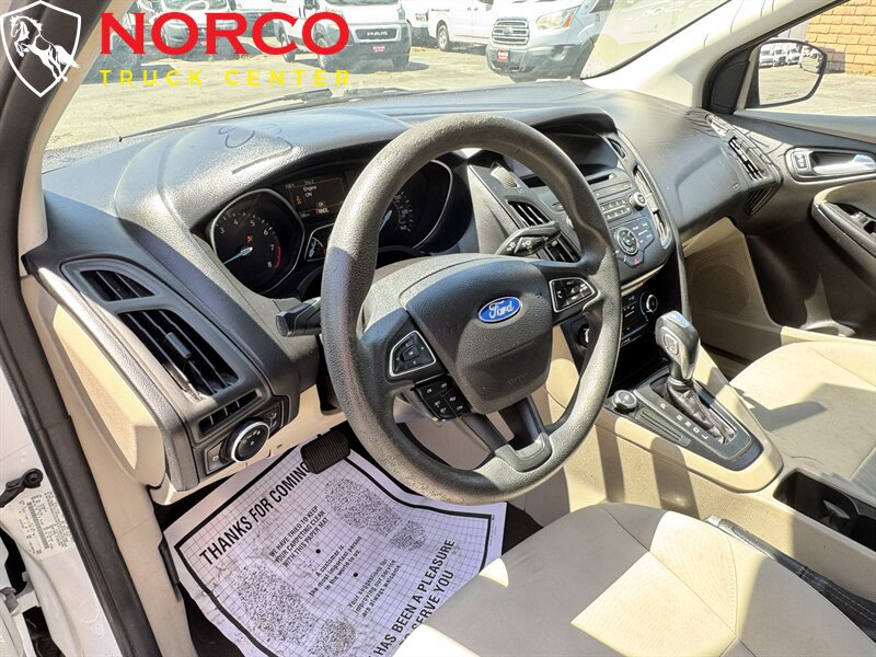 Used 2015 Ford Focus SE FWD image 15