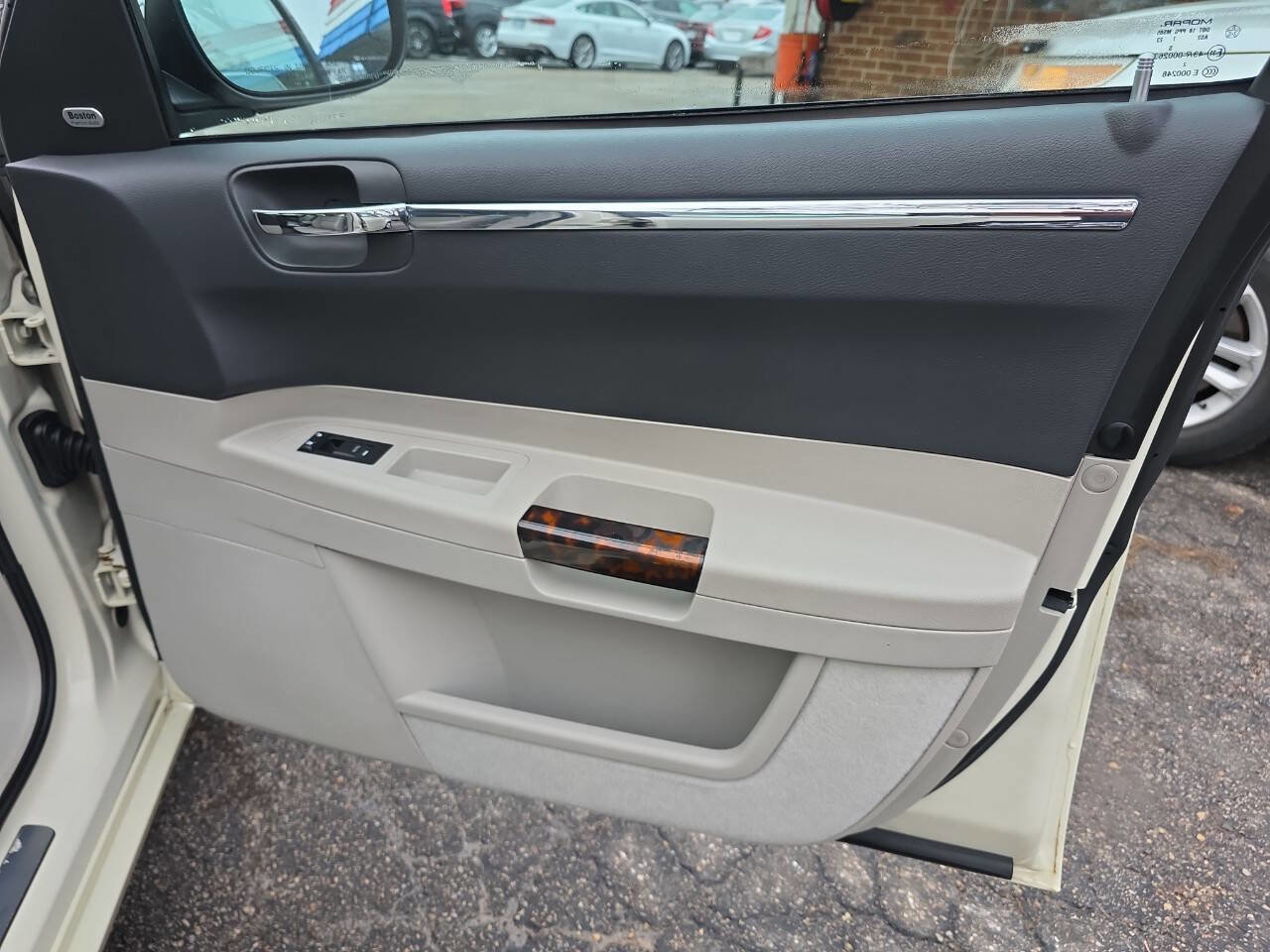 Used 2007 Chrysler 300 C RWD image 24