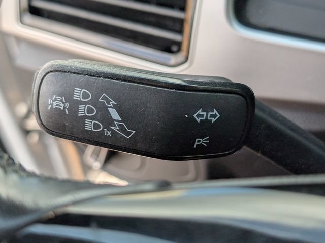 Used 2018 Volkswagen Atlas SEL w/ R-Line Package FWD image 26