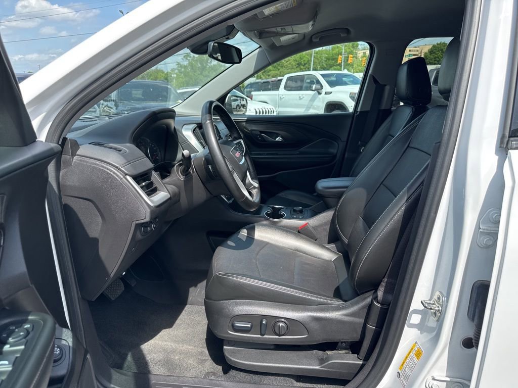 Used 2024 GMC Terrain SLT AWD/4WD image 14