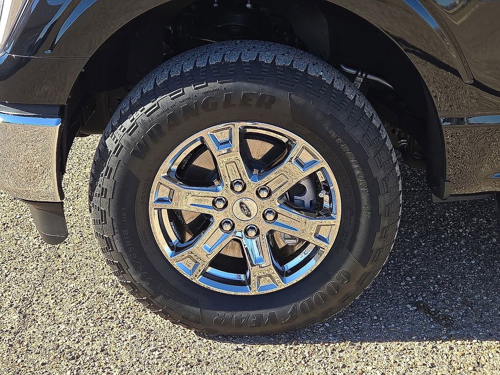 Used 2023 Ford F150 Lariat w/ Trailer Tow Package image 10