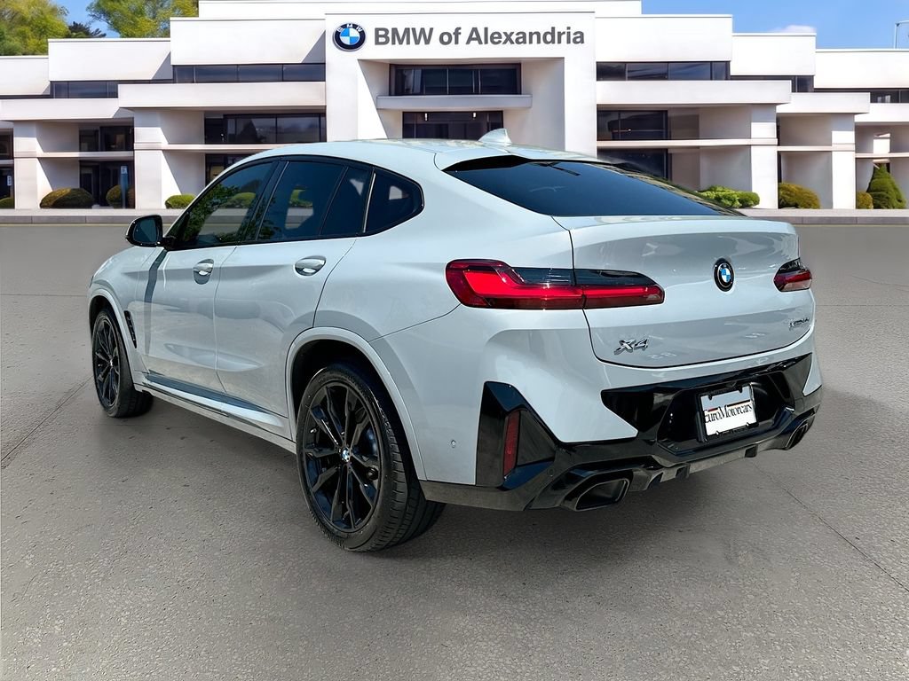 Used 2024 BMW X4 xDrive30i w/ Premium Package AWD/4WD image 5