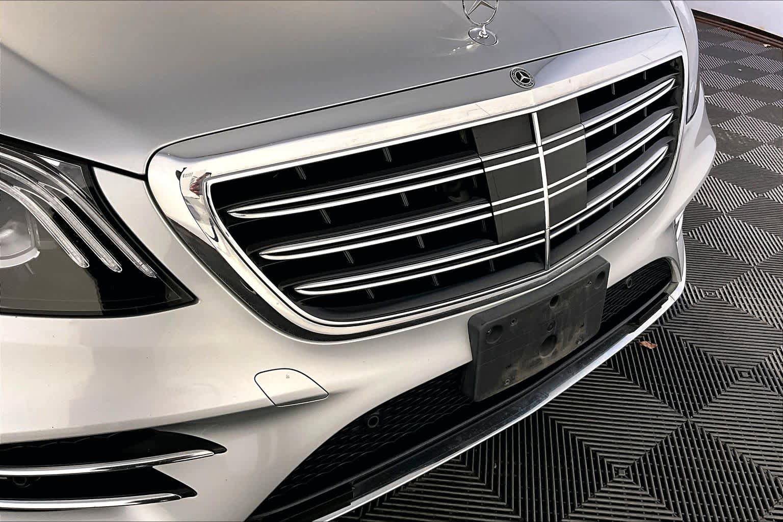 Certified 2019 Mercedes-Benz S 560 4MATIC Sedan image 32