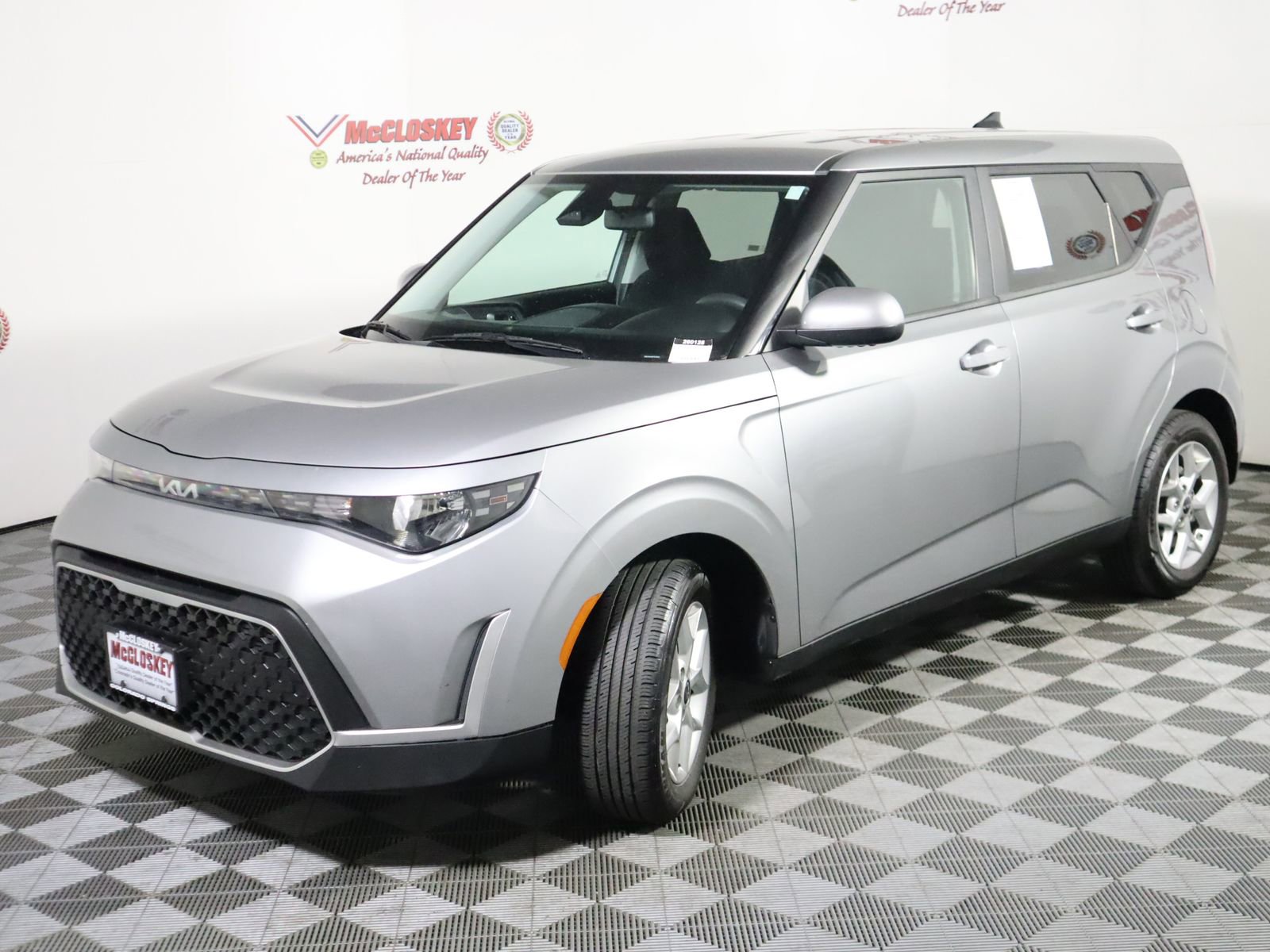 Used 2023 Kia Soul LX w/ Option Group 015 FWD image 17