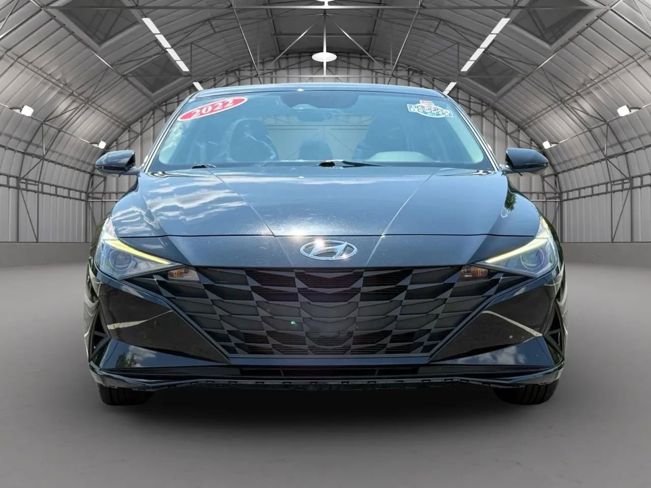 Used 2022 Hyundai Elantra SE image 2