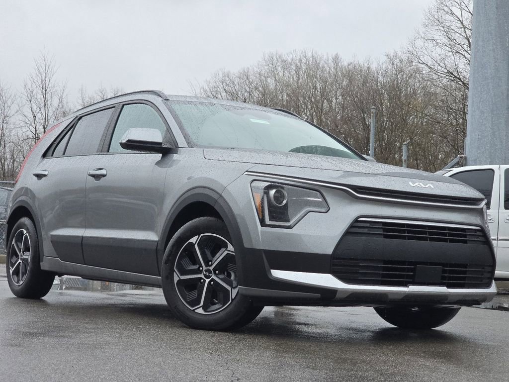 Used 2023 Kia Niro EX