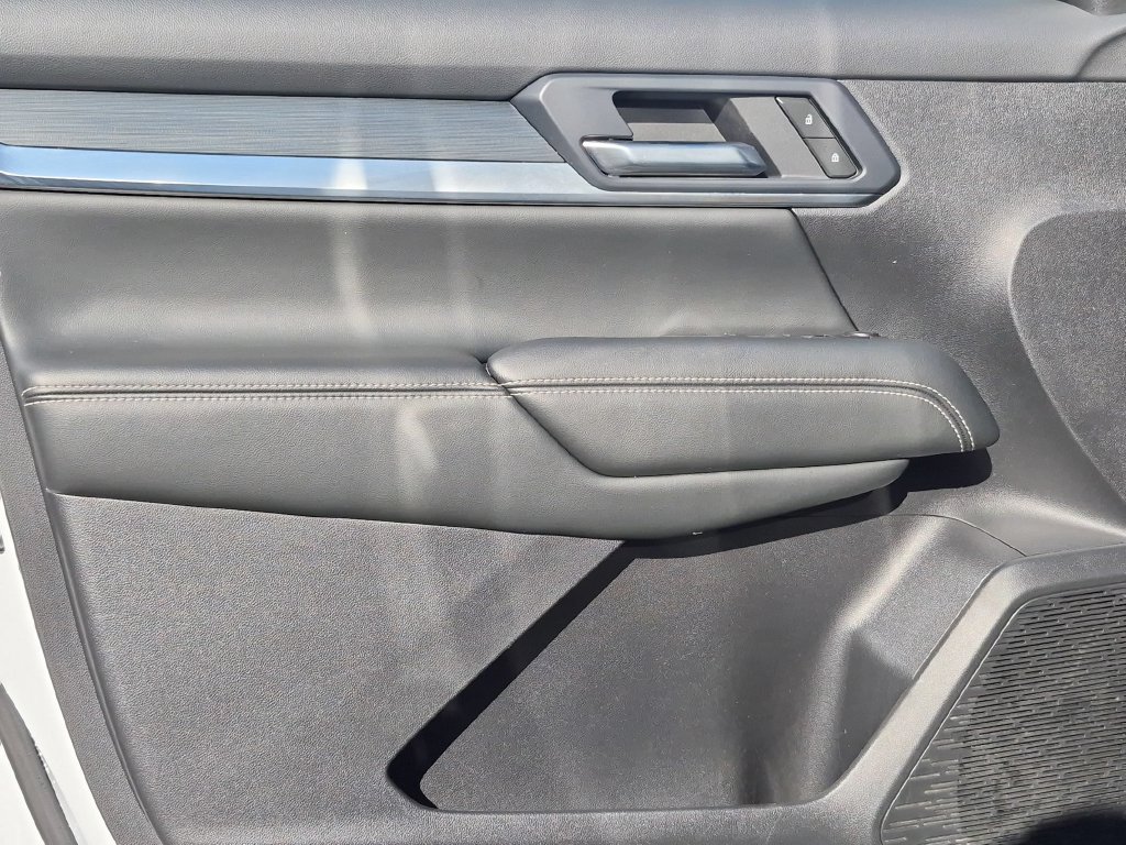 Used 2025 GMC Terrain Elevation AWD/4WD image 11