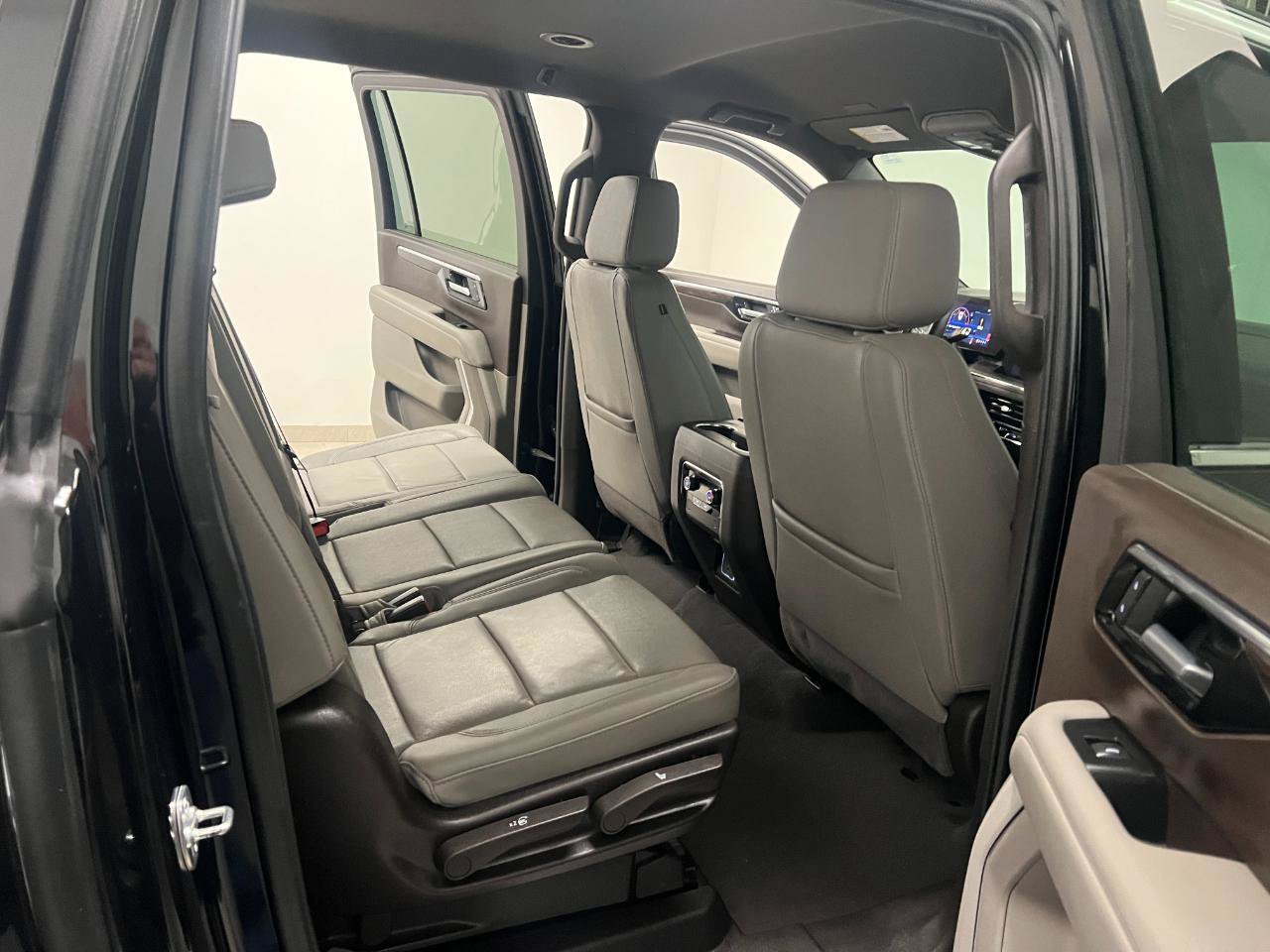 Used 2025 Chevrolet Suburban LT AWD/4WD image 33