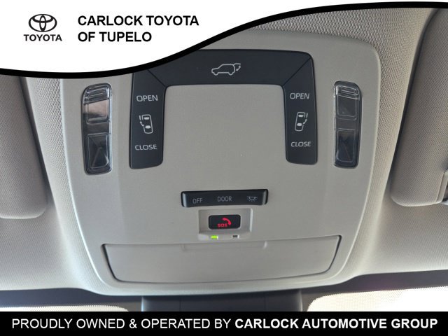 Used 2026 Toyota Sienna LE FWD image 32