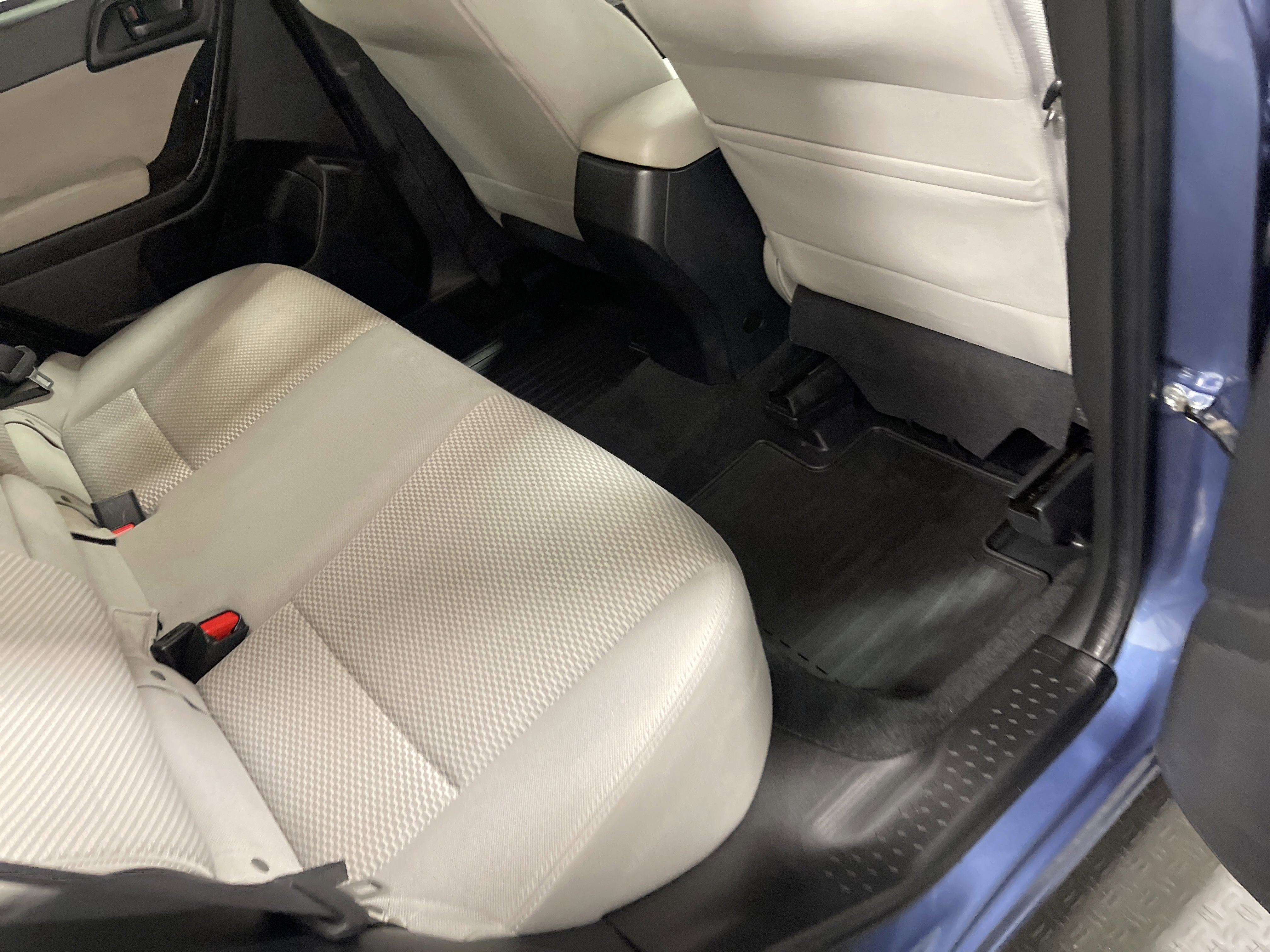 Used 2015 Subaru Forester 2.5i Premium w/ All-Weather Package image 22