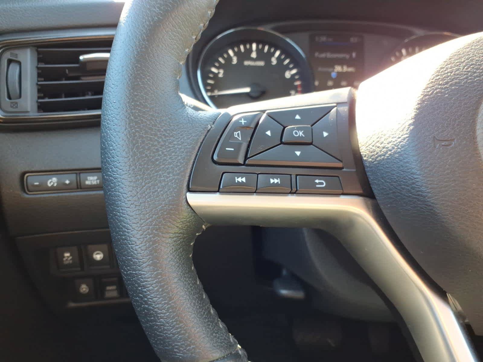 Used 2020 Nissan Rogue SL AWD/4WD image 22