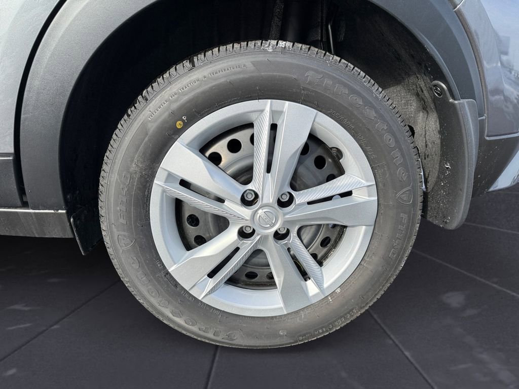 New 2025 Nissan Kicks S image 14