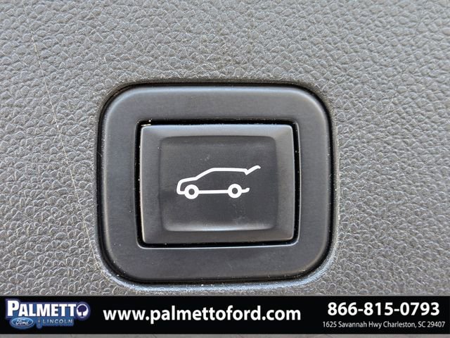 Used 2022 GMC Yukon XL SLT w/ SLT Luxury Package AWD/4WD image 14