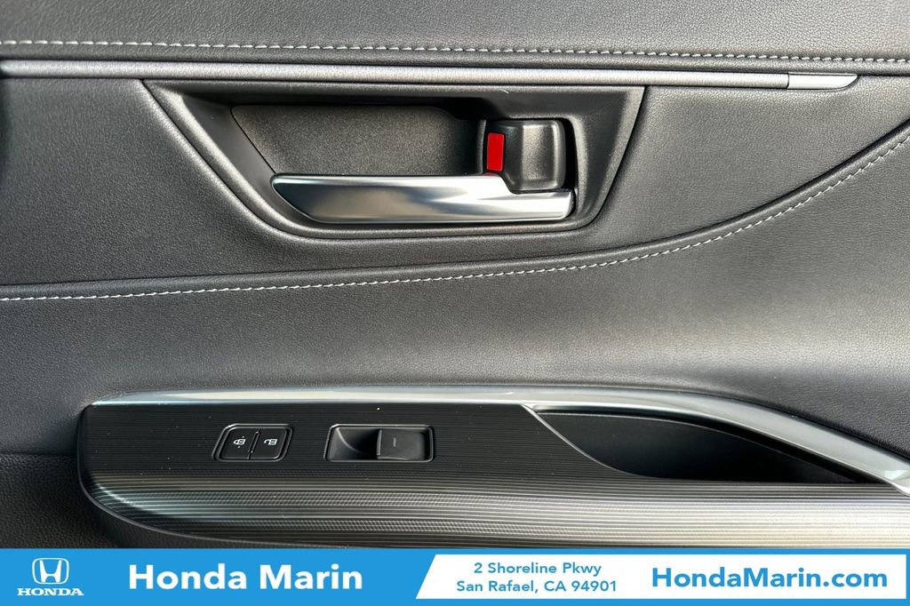 Used 2023 Toyota Venza Nightshade image 22