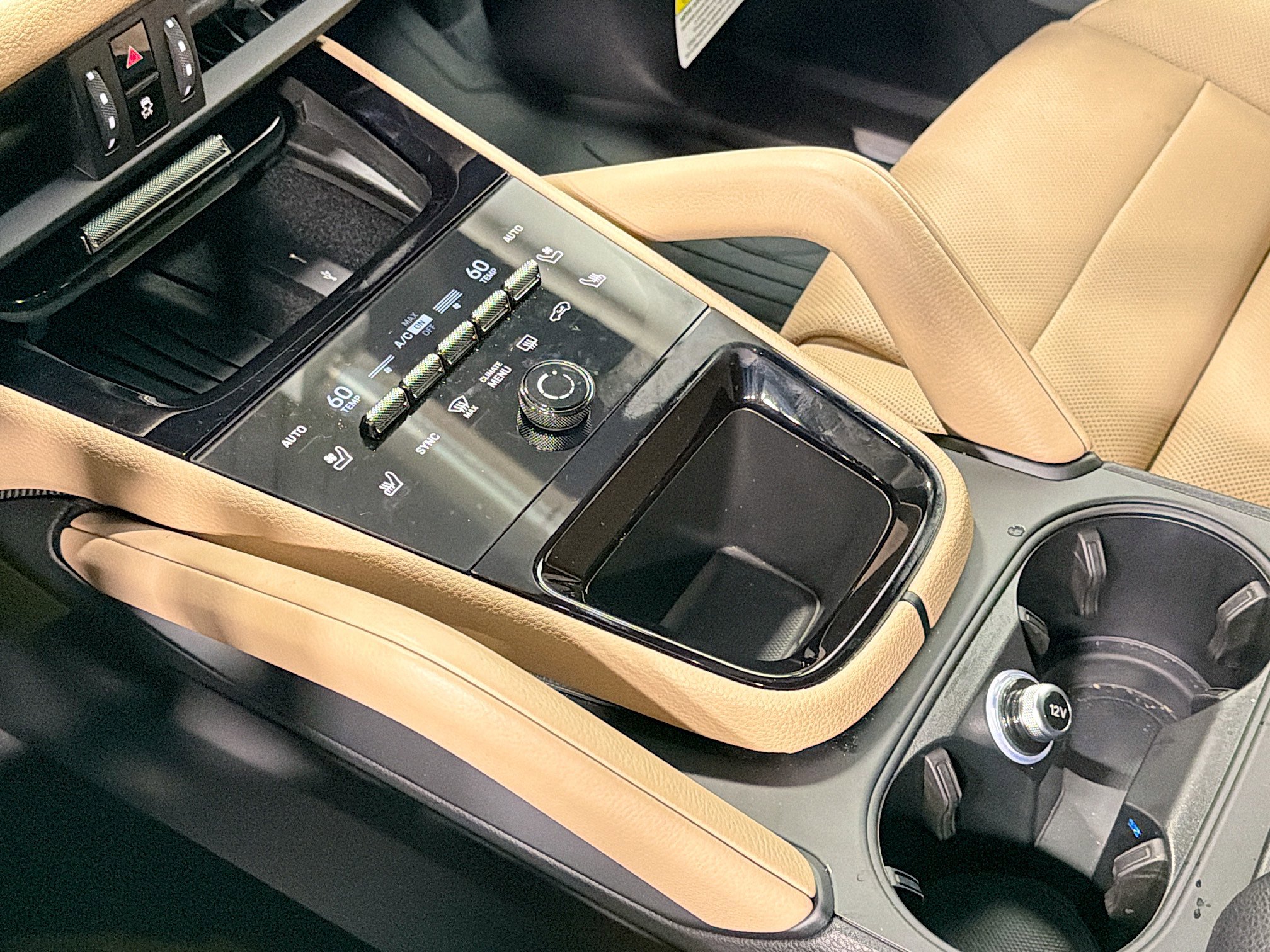 Certified 2025 Porsche Cayenne image 28