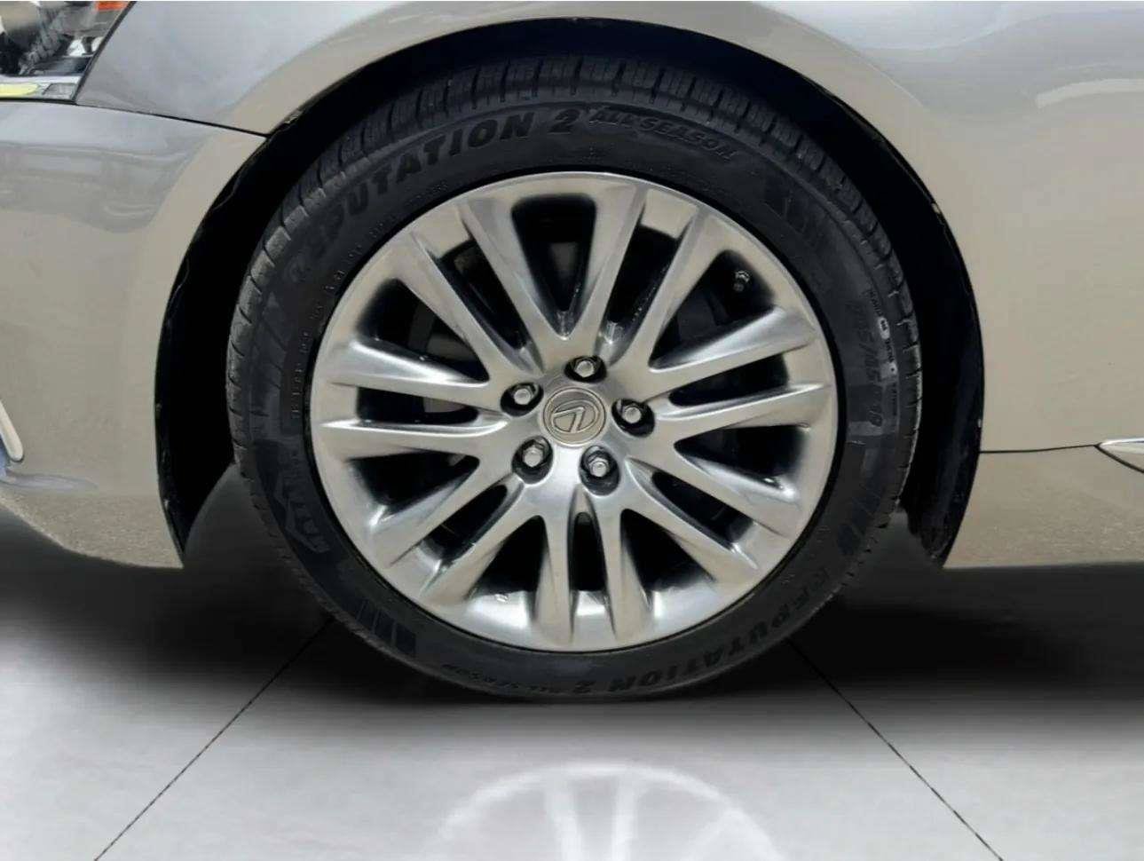 Used 2016 Lexus LS 460 w/ Comfort Package RWD image 62