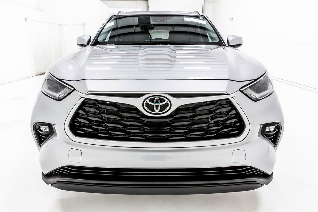 Used 2021 Toyota Highlander XLE image 8
