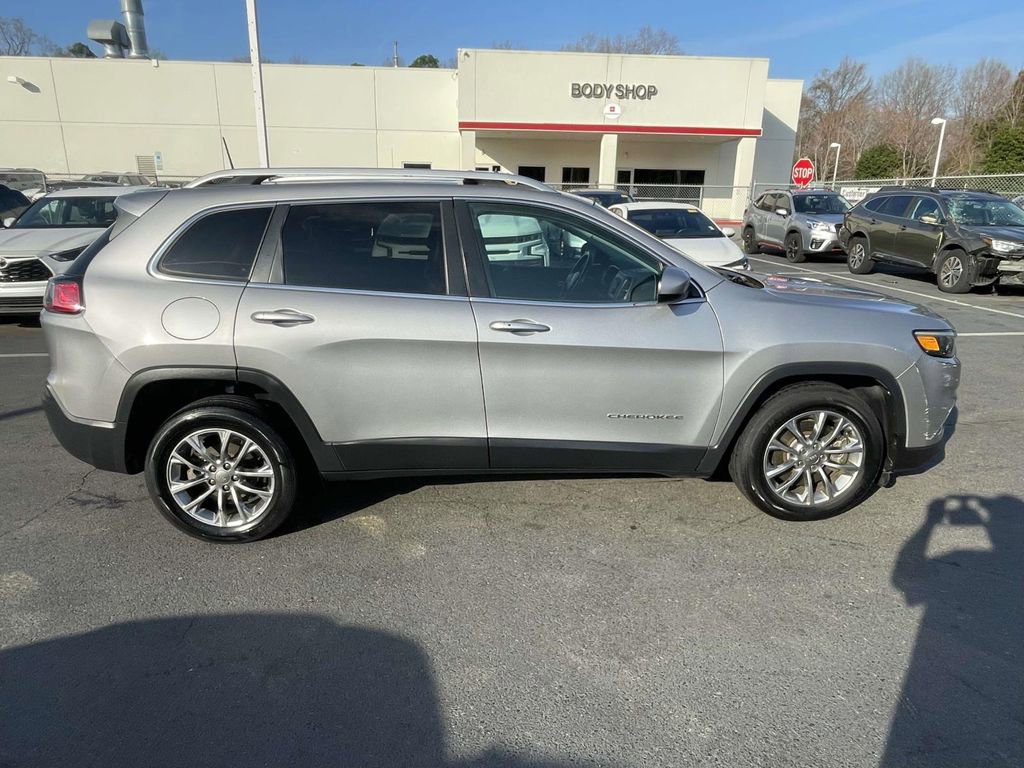 Used 2019 Jeep Cherokee Latitude Plus image 10