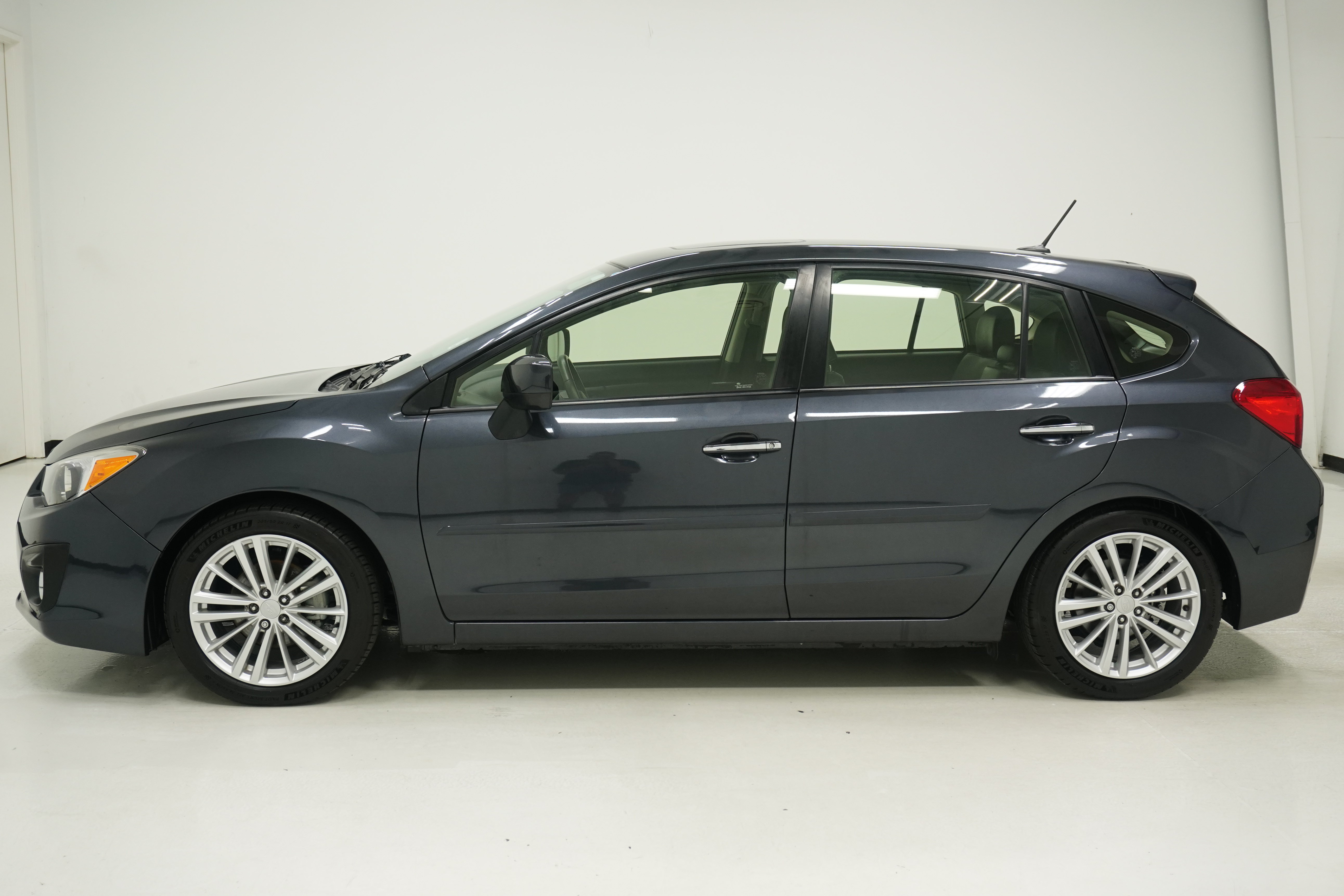 Used 2012 Subaru Impreza 2.0i Limited w/ Popular Pkg 1 AWD/4WD image 7